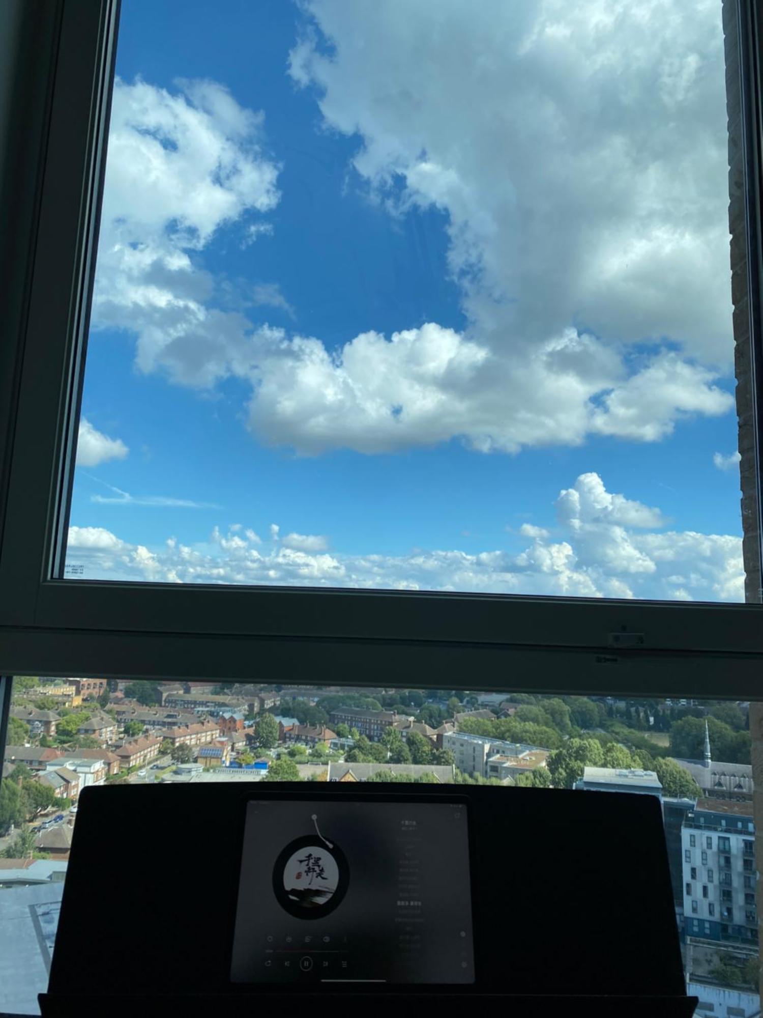 Appartamento Cozy Flat With Stunning Views Londra Esterno foto