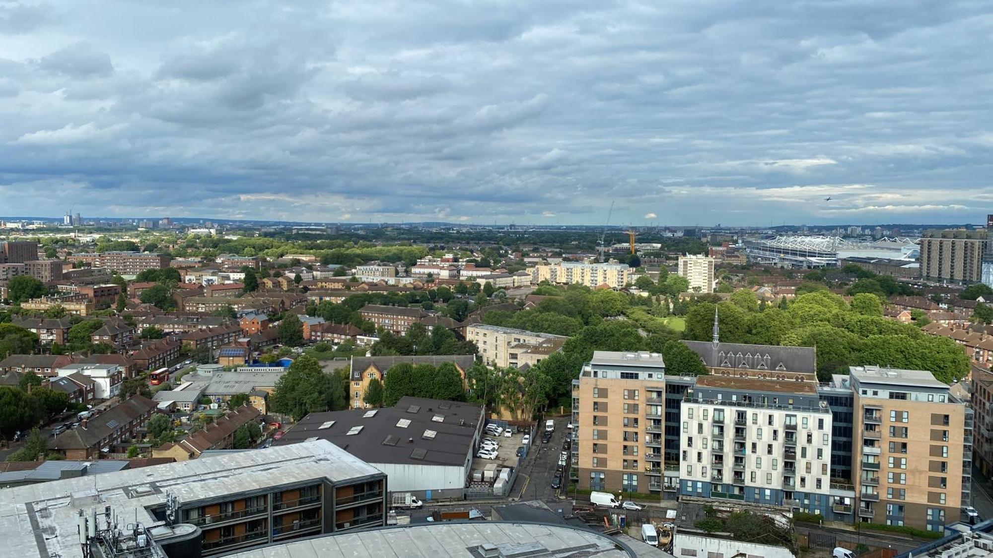 Appartamento Cozy Flat With Stunning Views Londra Esterno foto